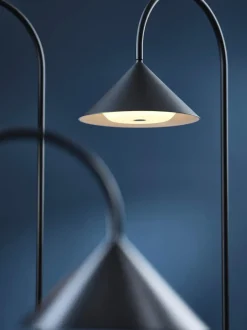 Lámpara de mesa LED para exterior regulable Grasp, pórtatil