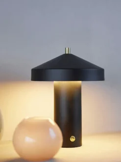 Lámpara de mesa LED pequeña regulable Hatto, portátil