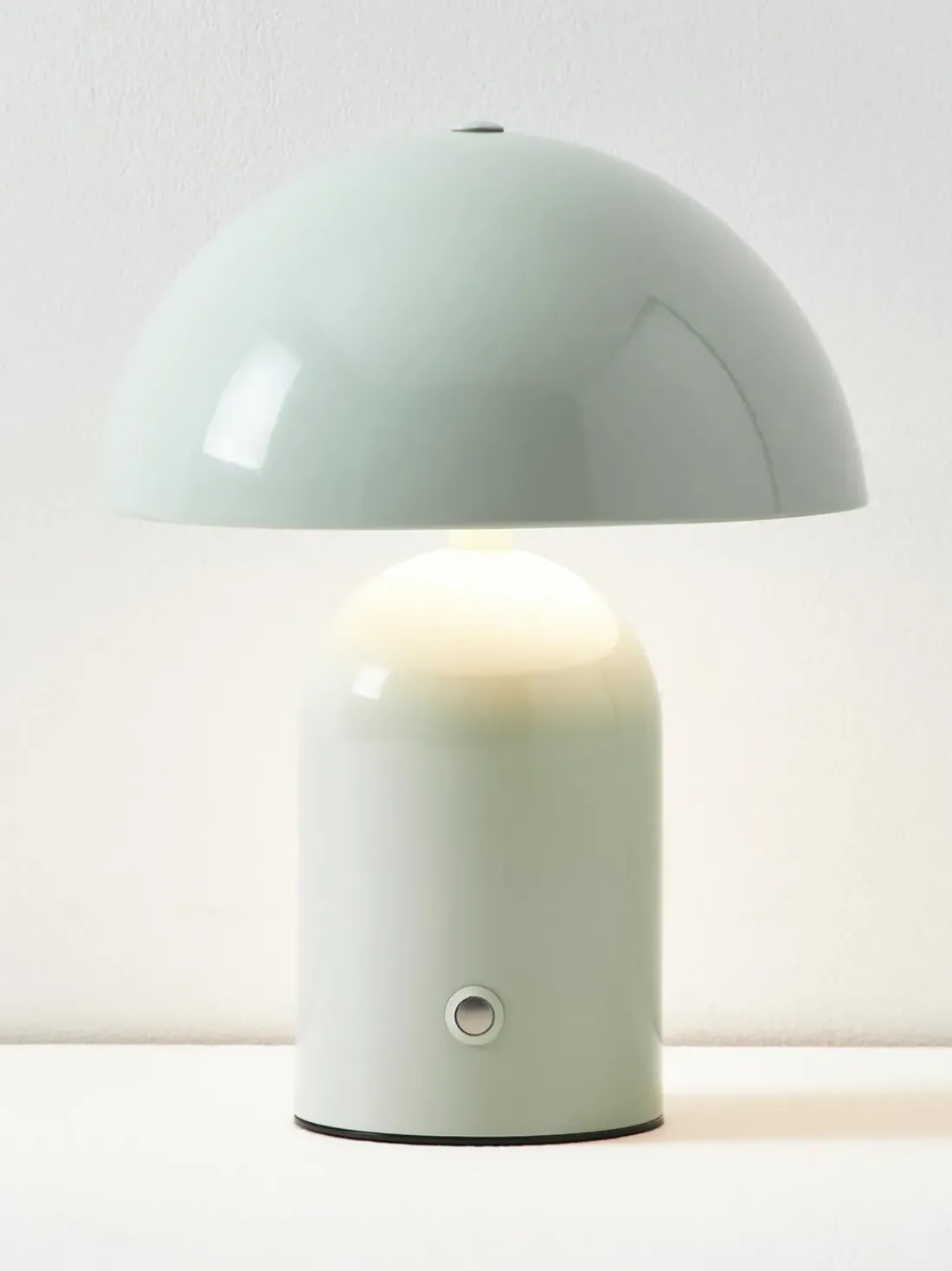 Lámpara de mesa LED pequeña regulable Walter, portátil