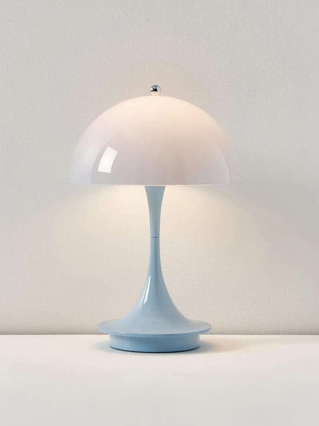 Lámpara de mesa LED regulable con temporizador Panthella, 24 cm, portátil