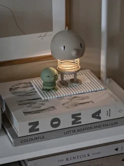 Lámpara de mesa LED regulable Choco, portátil