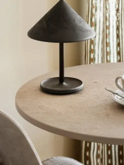 Lámpara de mesa LED regulable Terra, portátil