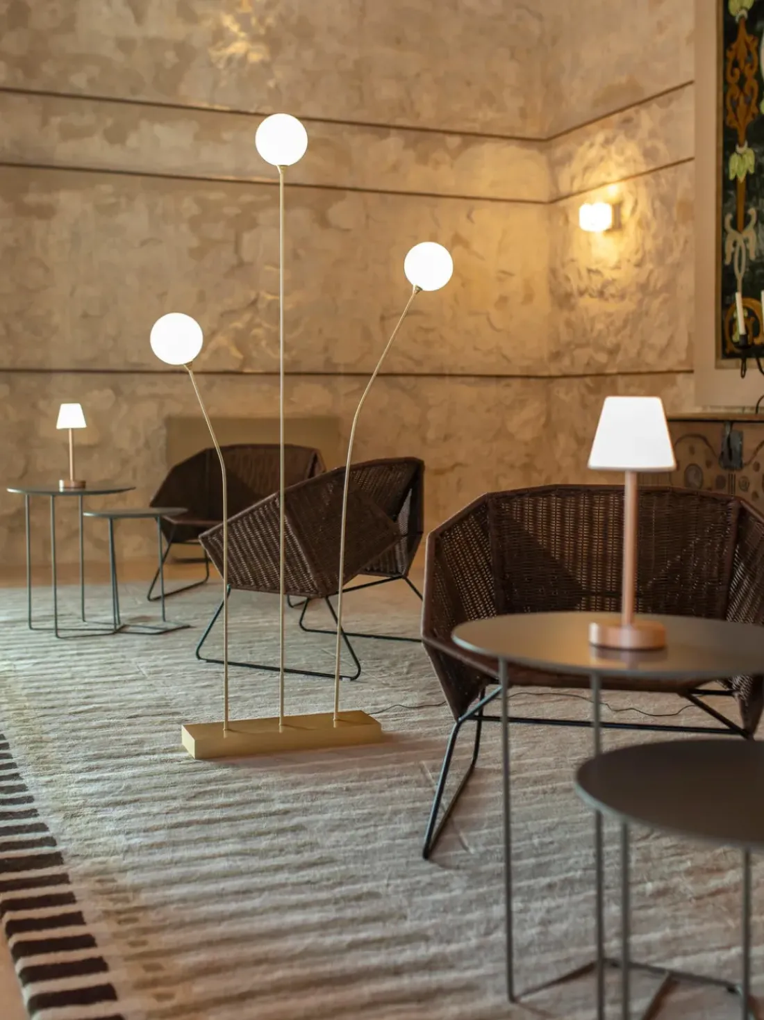Lámpara de mesa para exterior LED regulable táctil Lola, portátil