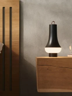Lámpara de mesa pequeña LED regulable Tomoshi, portátil
