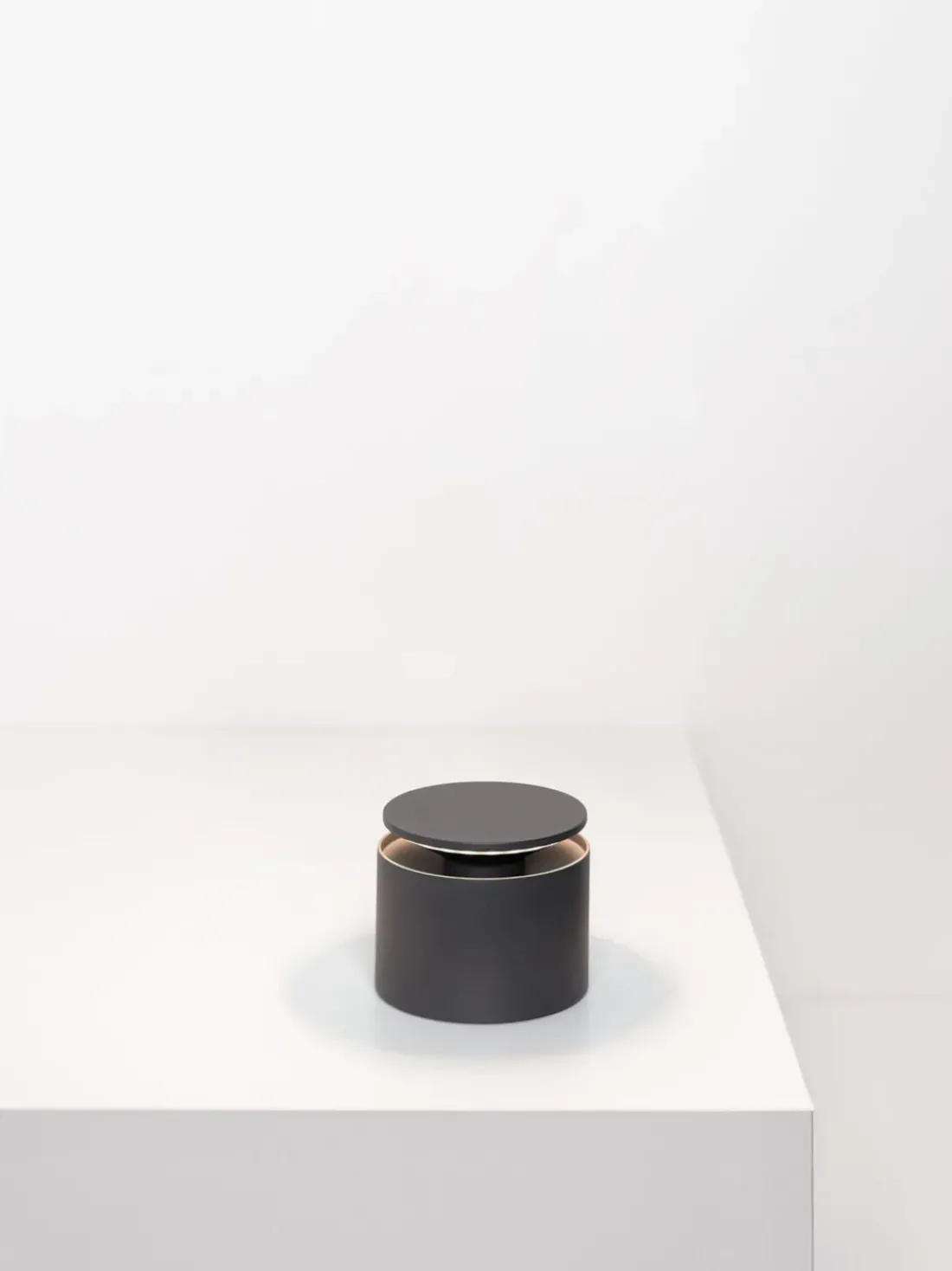 Lámpara de mesa pequeña LED regulable Push-up Pro, portátil