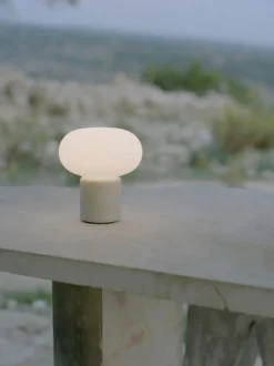Lámpara de mesa pequeña regulable Karl-Johan, portátil
