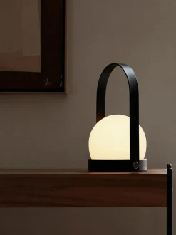 Lámpara de mesa pequeña regulable Carrie, portátil