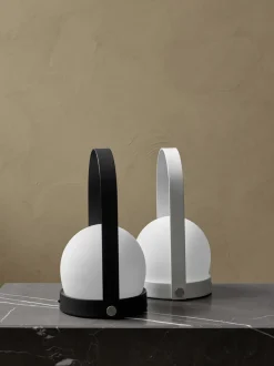 Lámpara de mesa pequeña regulable Carrie, portátil