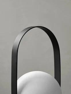 Lámpara de mesa pequeña regulable Carrie, portátil