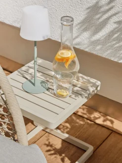 Lámpara de mesa regulable con conexión USB Fausta