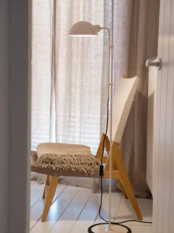 Lámpara de pie pequeña con pantalla ajustable Funiculí