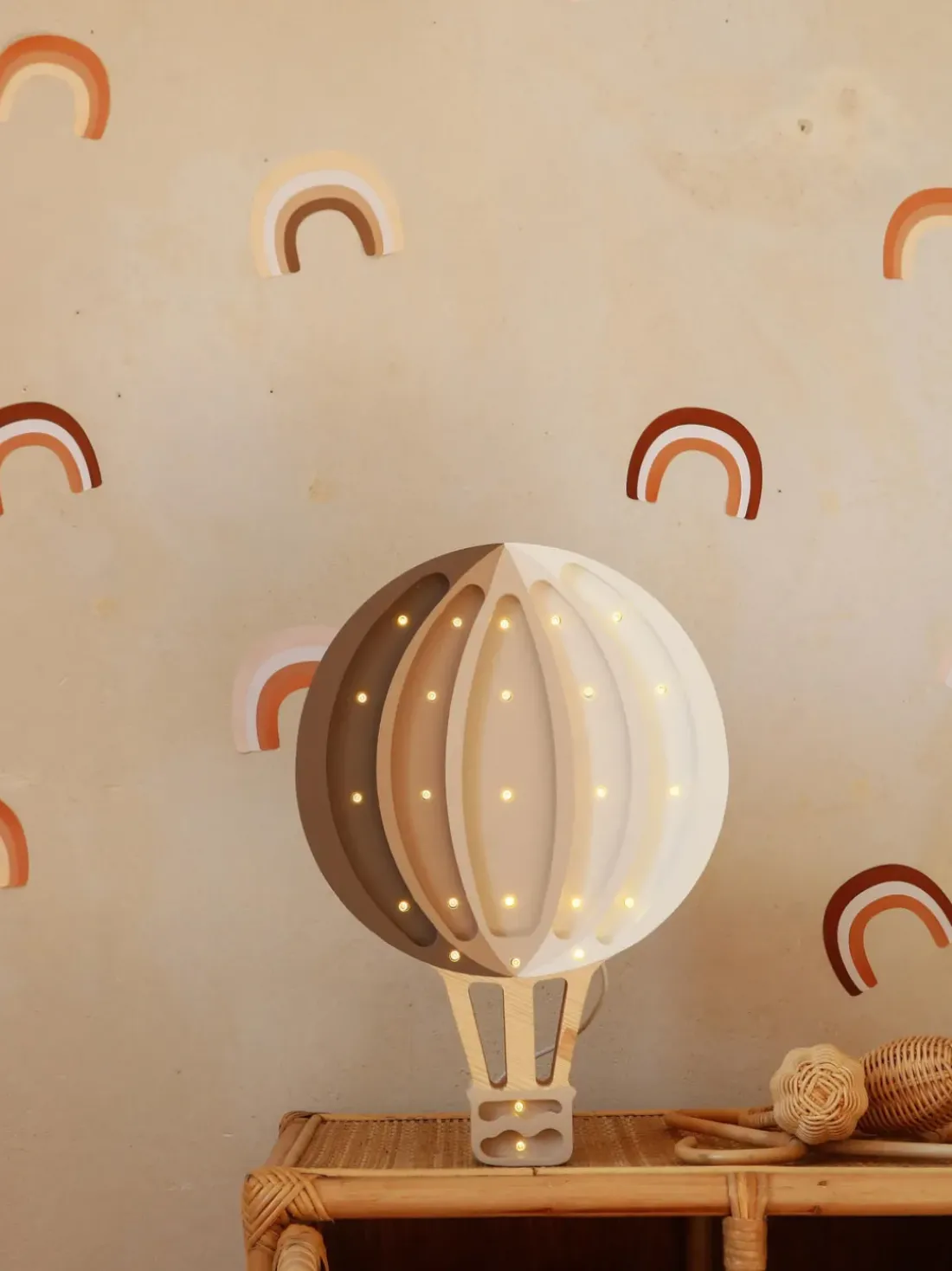 Lámpara infantil LED artesanal regulable Hot Air Baloon, con función de temporizador y control remoto