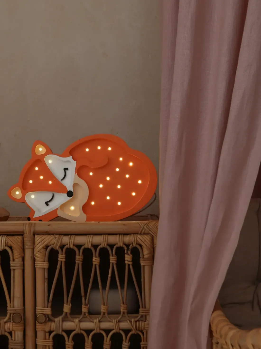 Lámpara infantil LED artesanal regulable Fox, con función de temporizador y control remoto