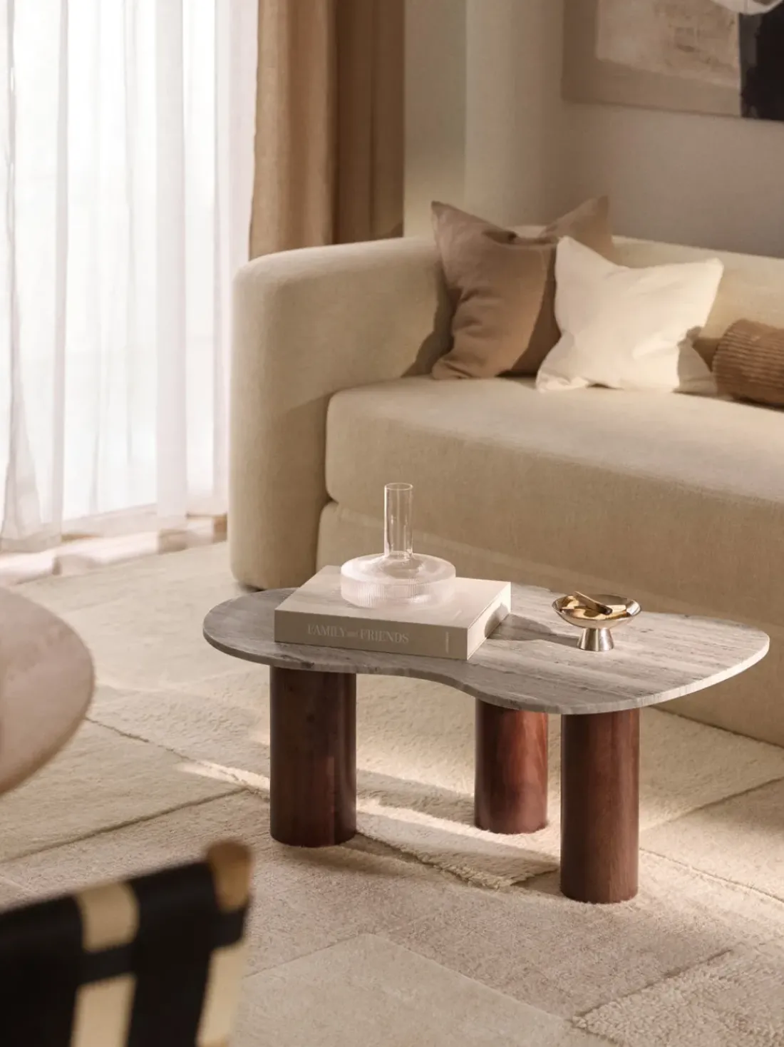 Mesa de centro de mármol con forma orgánica Naruto, pequeña