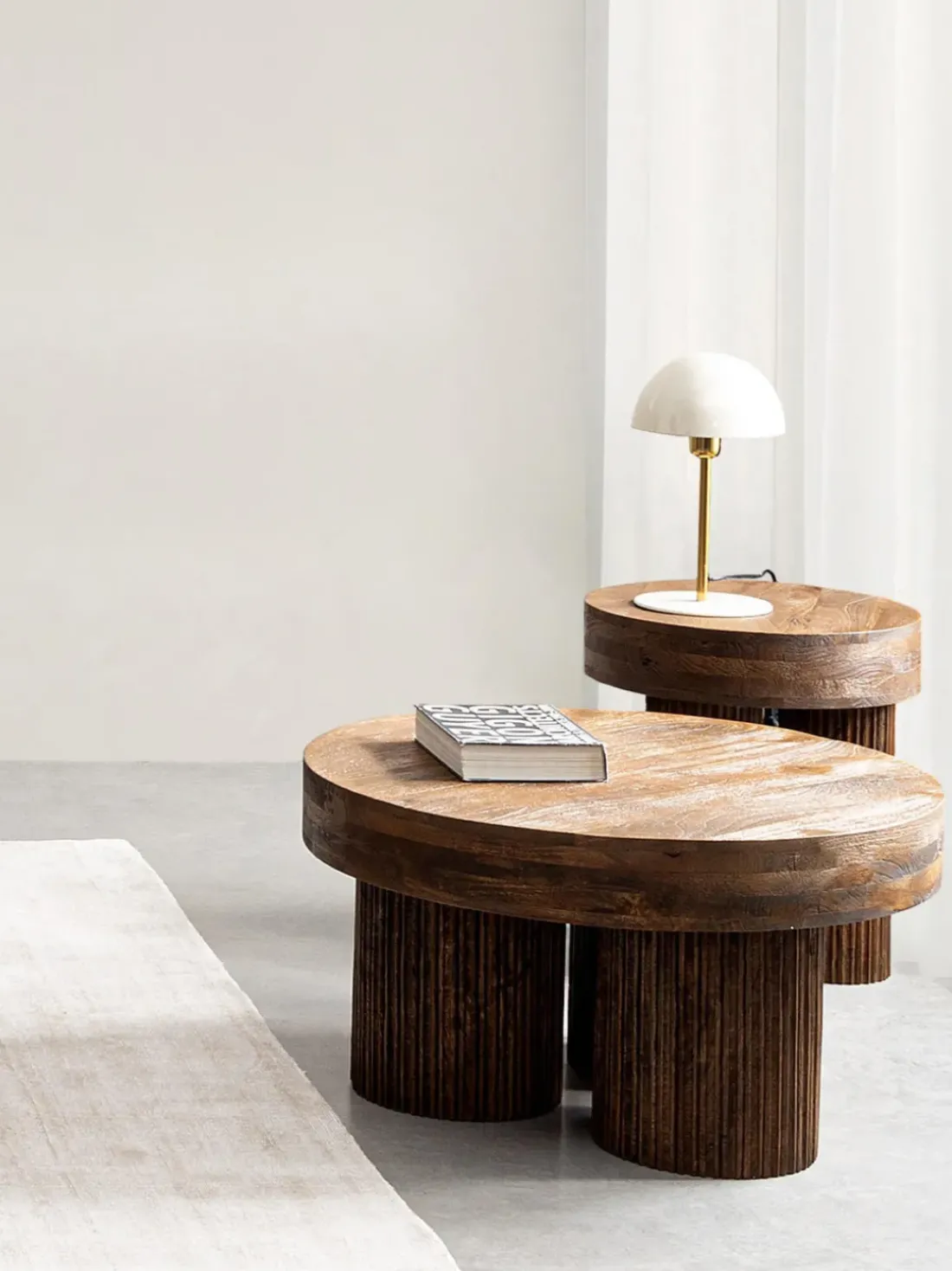 Mesa de centro redonda de madera de mango Dacca