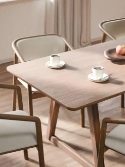 Mesa de comedor de madera de roble Nik, tamaños diferentes