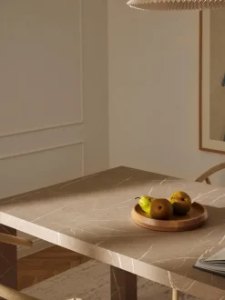 Mesa de comedor en look mármol Carl