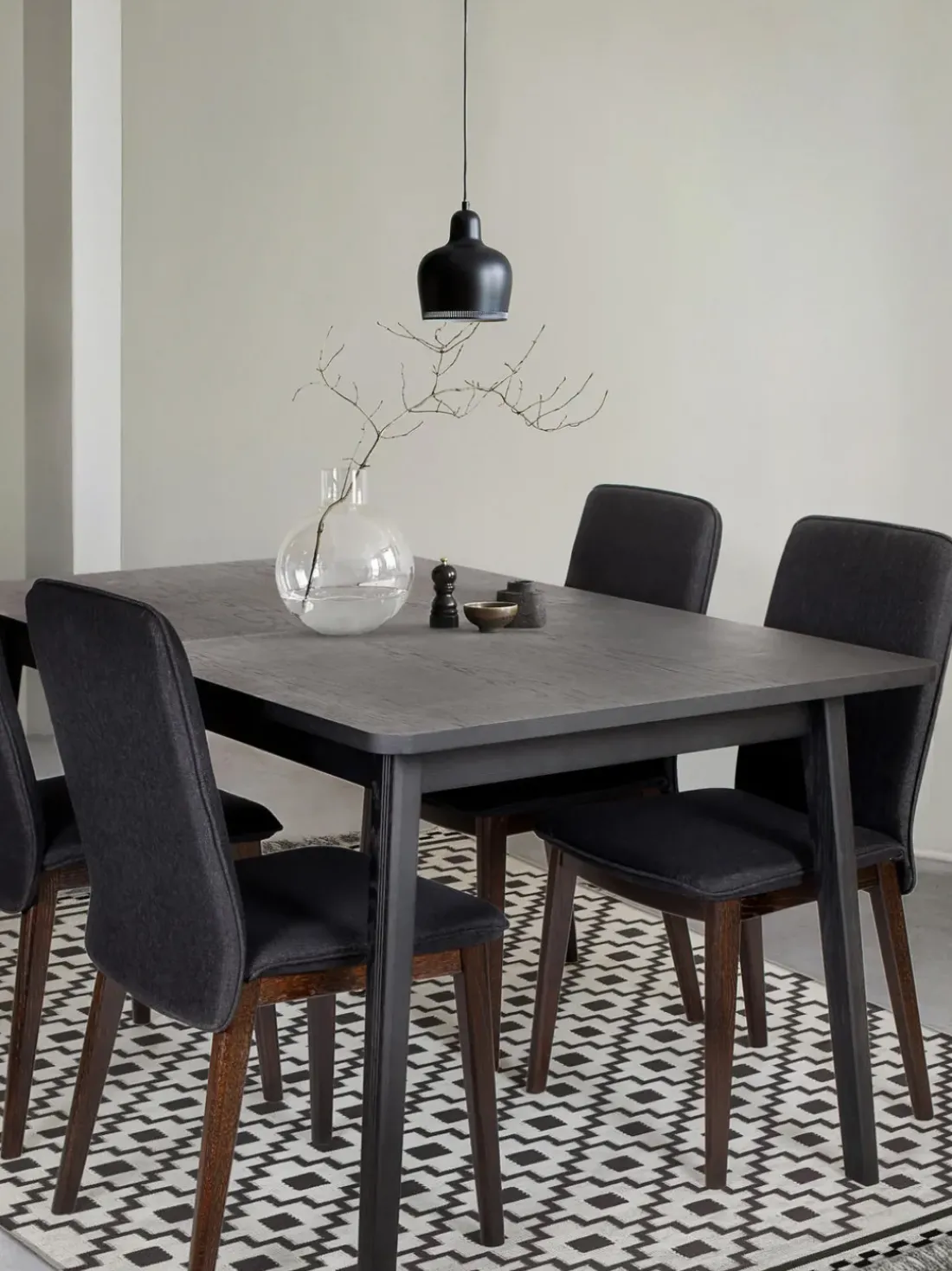 Mesa de comedor extensible de madera Skagen, 180-225 x 90 cm
