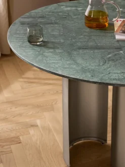 Mesa de comedor redonda con tablero de mármol Noam