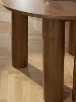 Mesa de comedor redonda de madera de roble Ohana, tamaños diferentes
