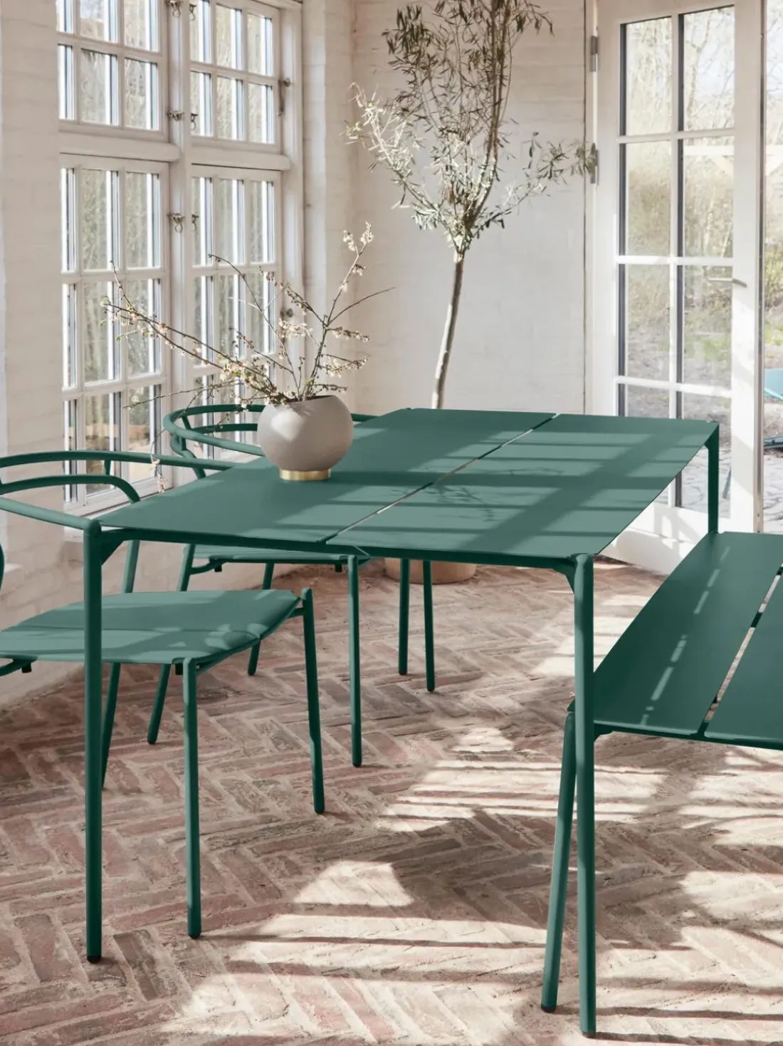 Mesa de jardín de metal Novo
