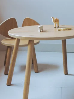 Mesa infantil ovalada de madera Mouse