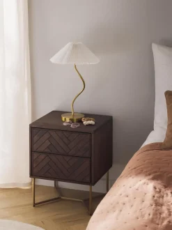 Mesita de noche de madera de mango con diseño espiga Luca