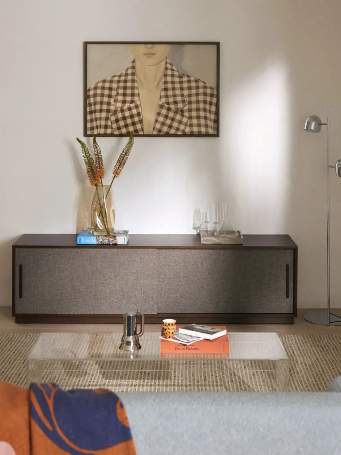 Mueble TV de madera con frente tapizado Wisp