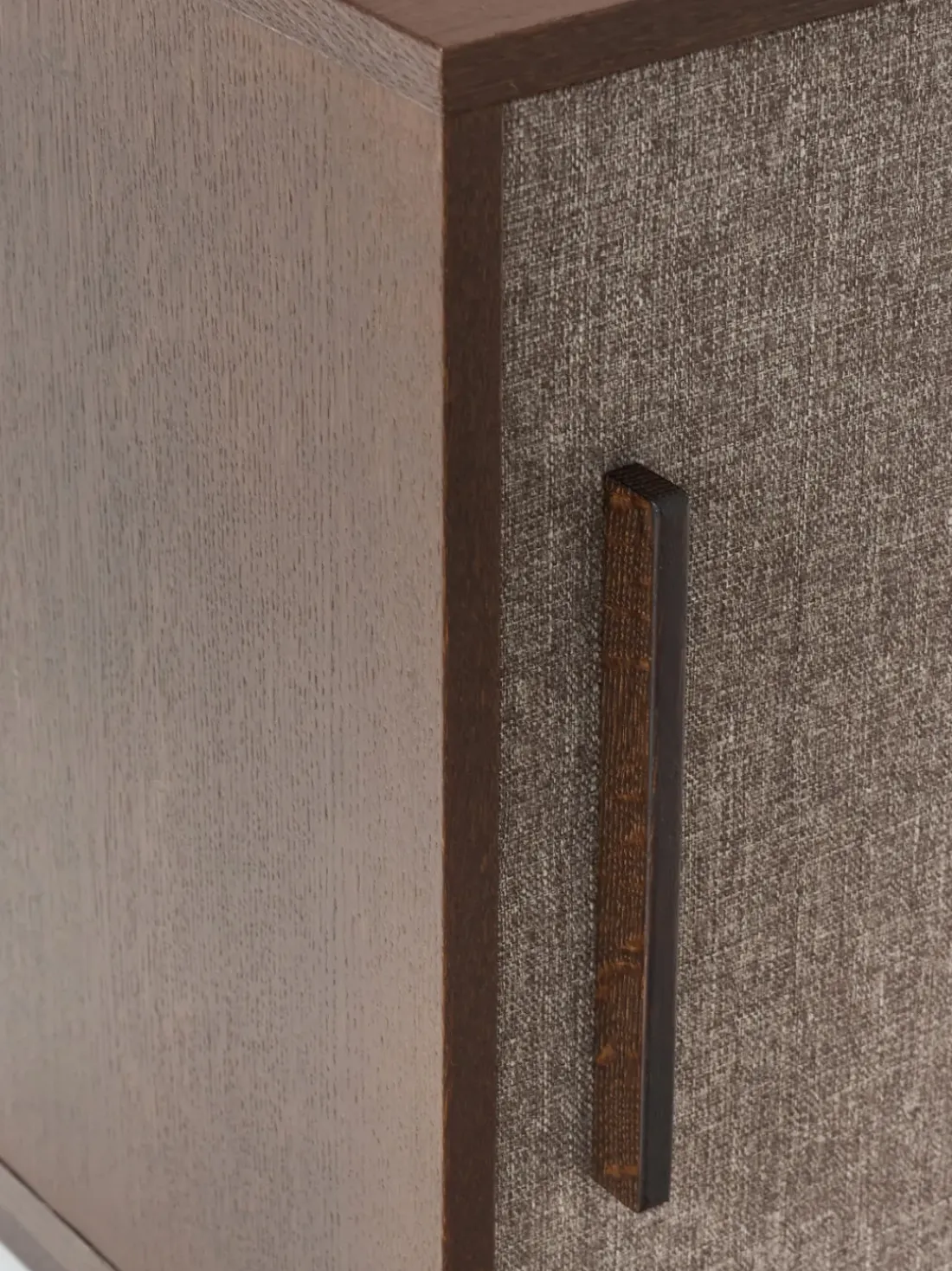 Mueble TV de madera con frente tapizado Wisp