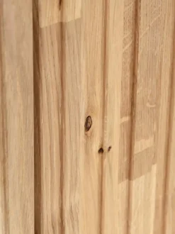 Mueble TV de madera de roble con frente acanalado Avourio, 2 puertas