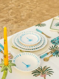Plato hondo pintado a mano The Palms