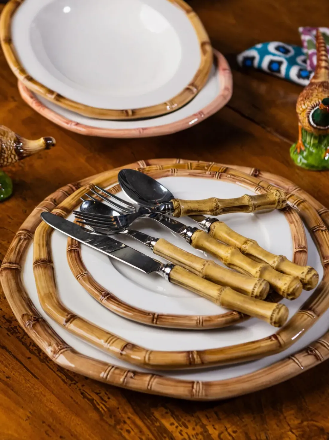 Plato llano pintado a mano Bamboo