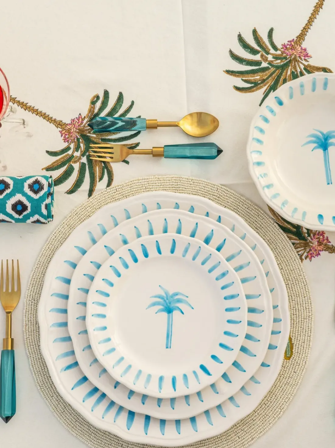Plato llano pintado a mano The Palms