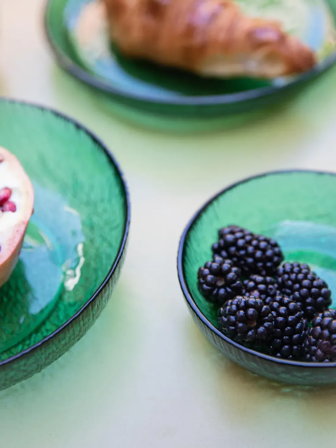 Platos postre de vidrio The Emeralds, 2 uds.