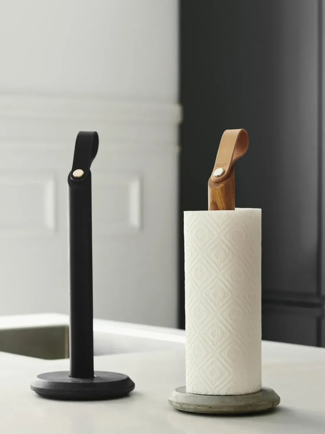 Portarrollos de cocina de madera de roble Grab