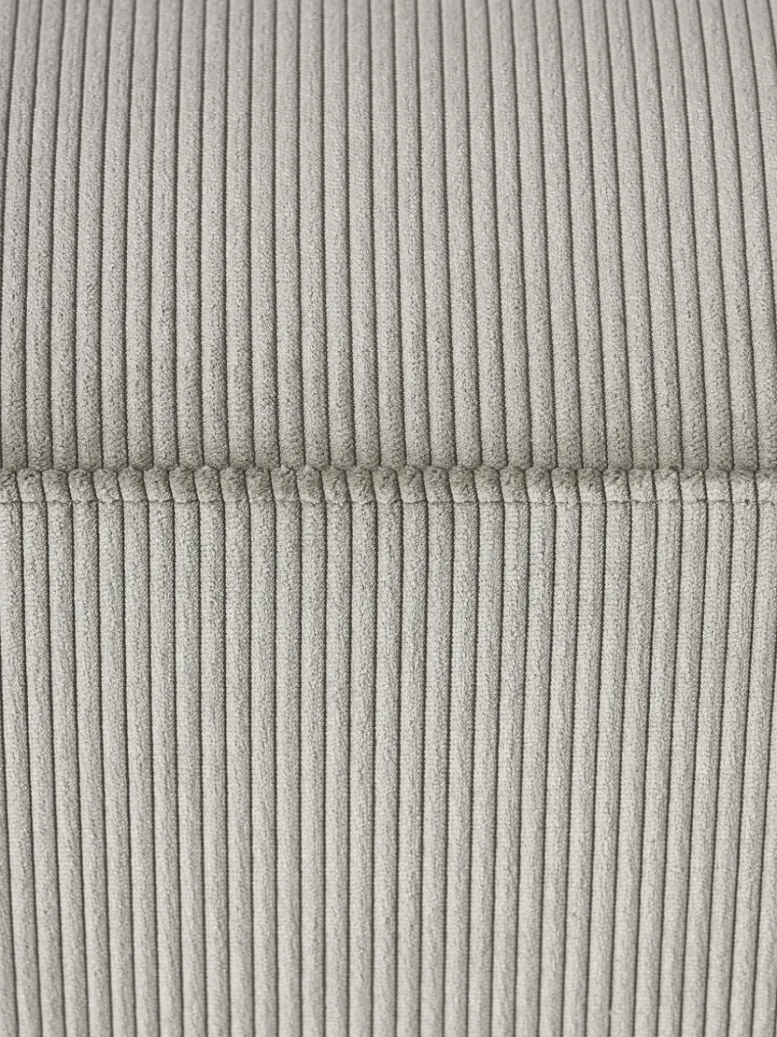 Puf reposapiés de pana Melva, An 99 x F 72 cm