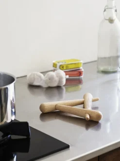 Salvamanteles de madera Trivet