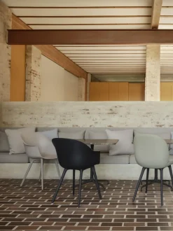 Silla con reposabrazos Bat