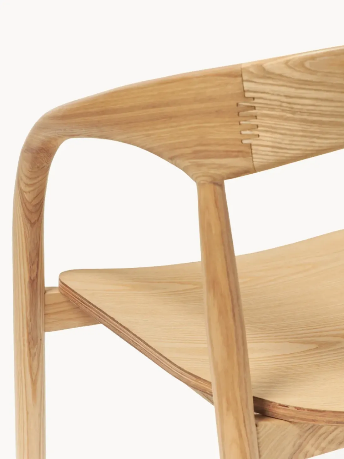 Silla con reposabrazos de madera de fresno Camille