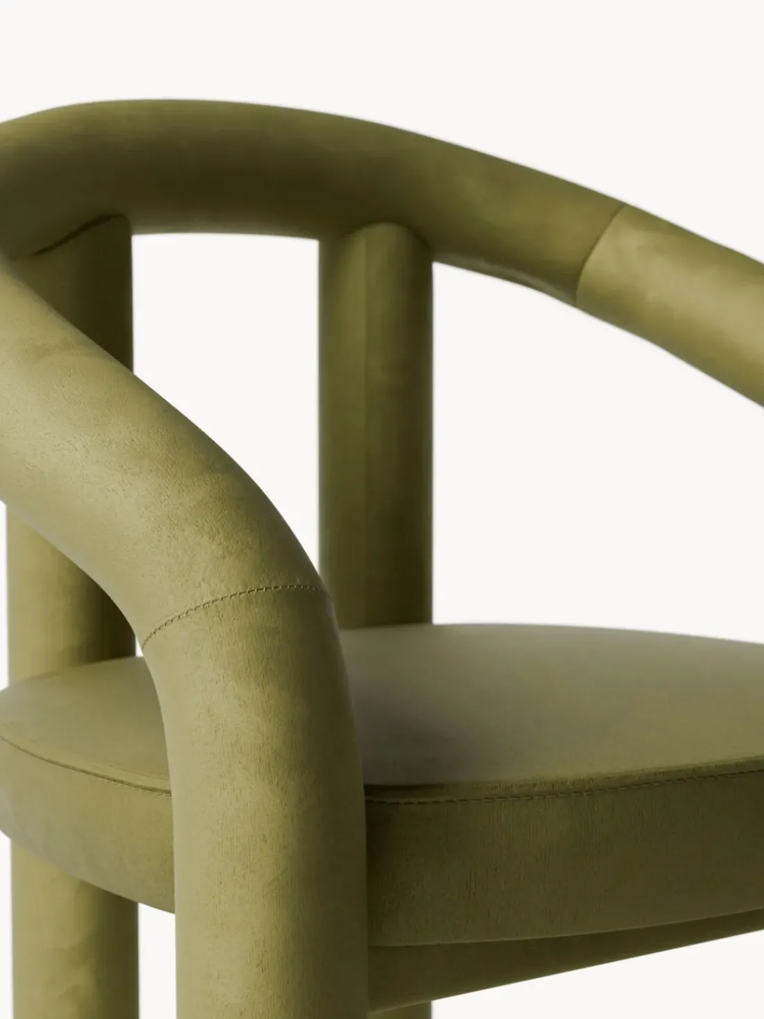 Silla con reposabrazos de terciopelo Calan