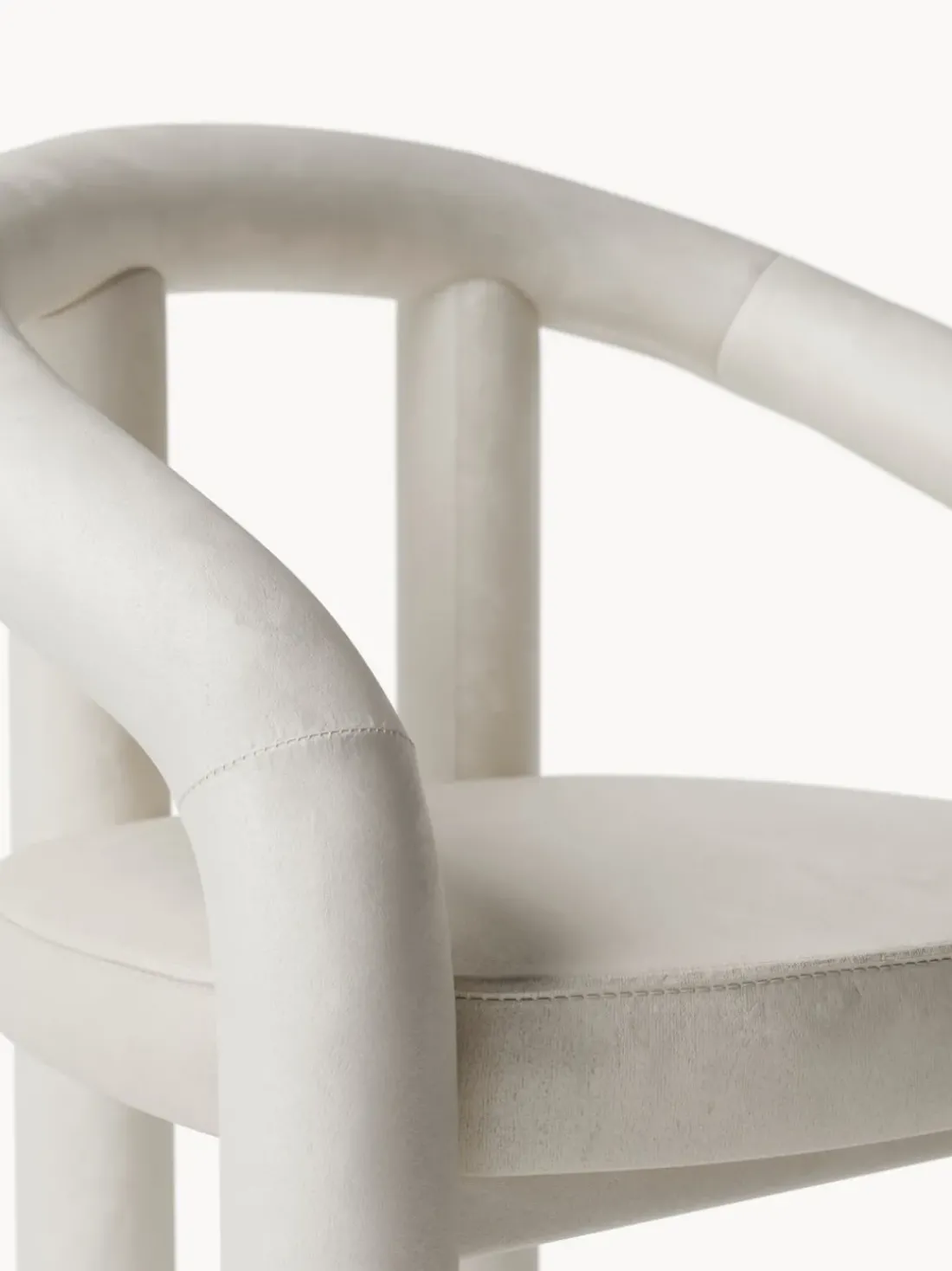Silla con reposabrazos de terciopelo Calan