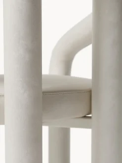 Silla con reposabrazos de terciopelo Calan