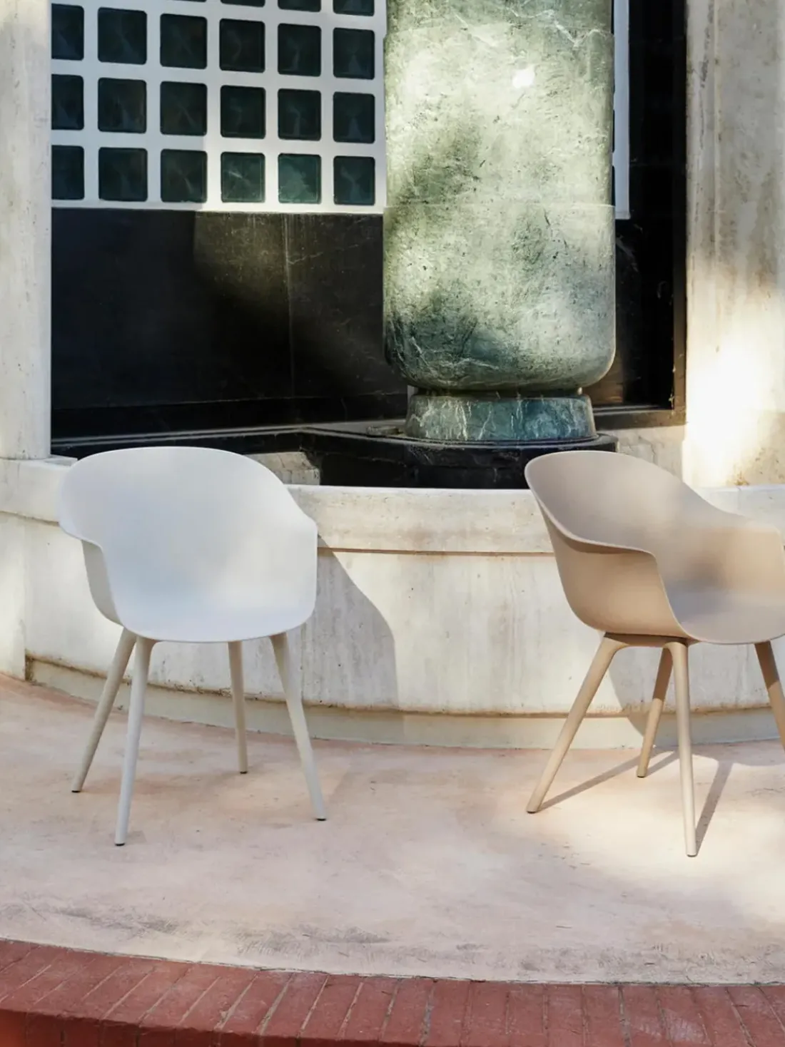 Silla con reposabrazos para exterior Beetle
