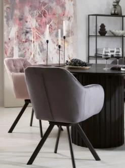 Silla con repozabrazos de terciopelo Lola