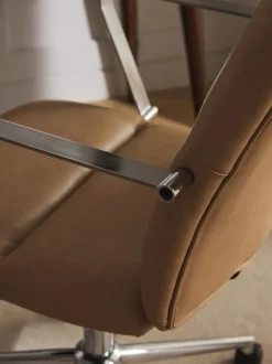 Silla de escritorio de cuero sintético con reposabrazos Reto, altura regulable