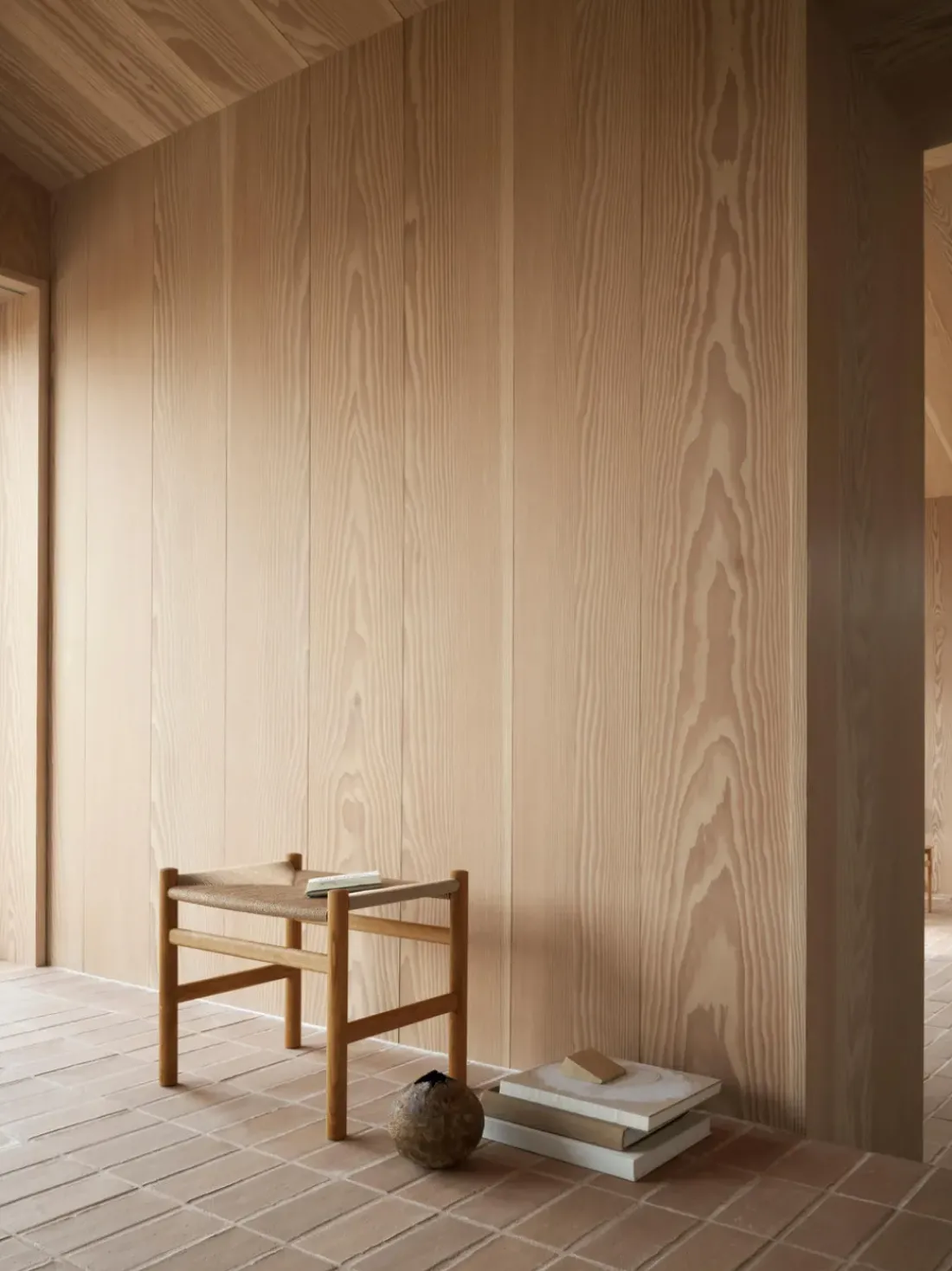 Silla de madera con asiento tejido a mano CH36