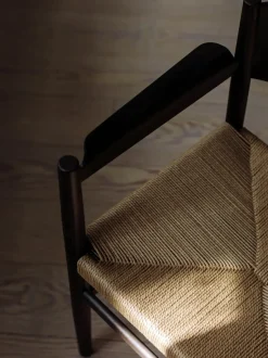 Silla de madera de haya artesanal con asiento tejido Nestor