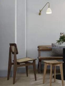 Silla de madera de nogal con tejido vienés C-Chair