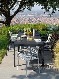 Sillas de jardín apilables con reposabrazos Doga, 2 uds.