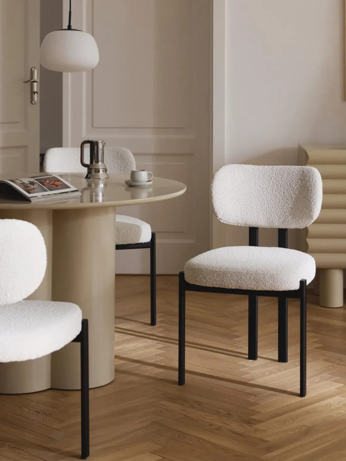 Silla tapizada en tejido bouclé Adrien